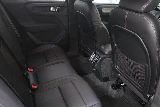 Volvo XC40 B4 Plus Dark
