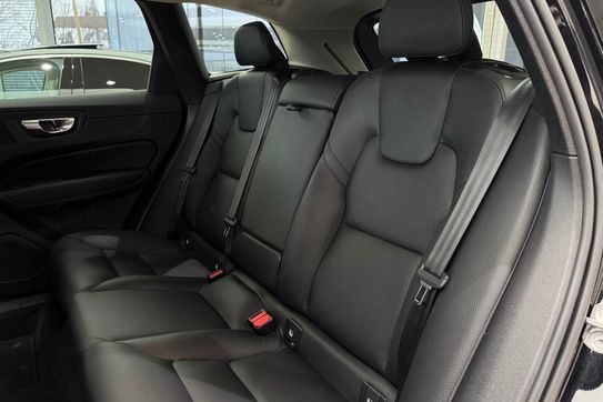 Volvo XC60 B5 B AWD Plus Dark