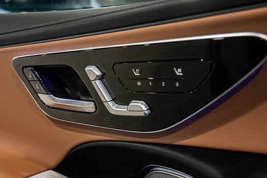 Mercedes E Klasa 200 4-Matic AMG