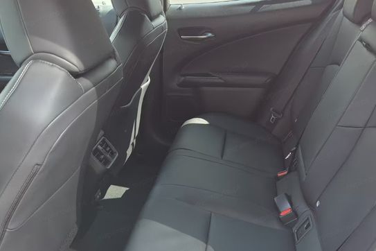 Lexus UX 300h F Sport Design Hybrid Dynamic Force