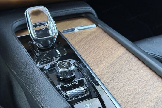 Volvo XC90 T8 AWD Plug-In Hybrid Inscription 7os