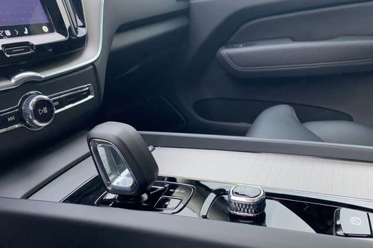 Volvo XC60 T8 Plug-In Hybrid AWD Ultimate Bright aut