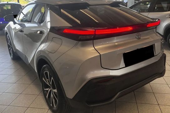 Toyota C-HR Style 2.0 Hybrid Dynamic Force Plug-in