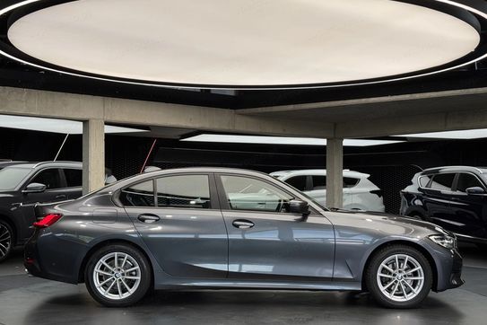 BMW Seria 3 318i aut