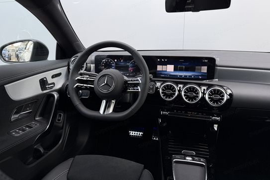 Mercedes CLA 220 4-Matic AMG Line