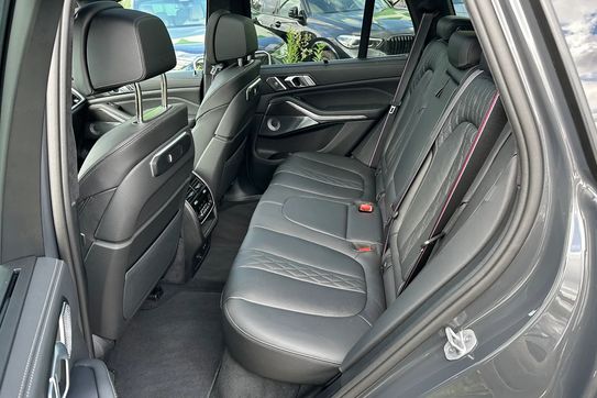 BMW X5 M60i xDrive
