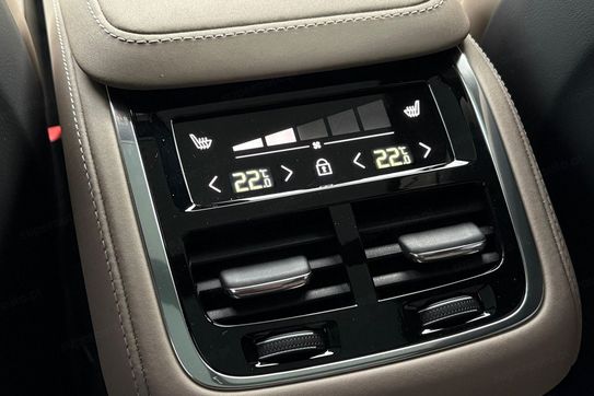 Volvo XC90 T8 AWD Plug-In Hybrid Plus Dark 7os