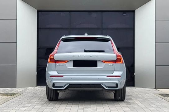 Volvo XC60 B5 AWD Ultra Dark