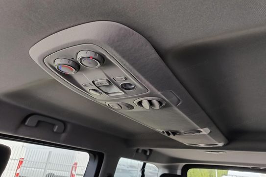 Peugeot Traveller BlueHDi Long Business EAT8