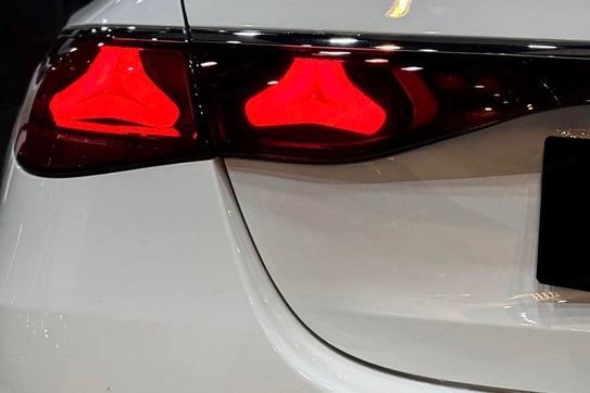 Mercedes Klasa E 300 e  4-Matic AMG