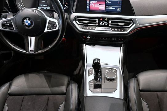 BMW Seria 3 330i aut