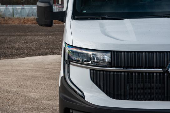 Renault Master L3 Konterner 8EP + Winda