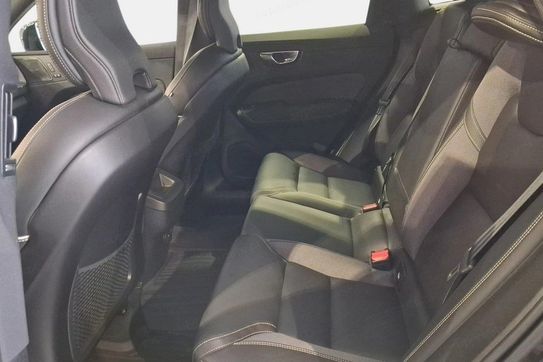 Volvo XC60 B5 B AWD Plus Dark aut