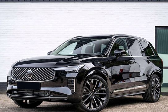 Volvo XC90 B5 AWD Ultra Bright