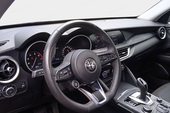 Alfa Romeo Stelvio 2.0 Turbo Business Q4 aut