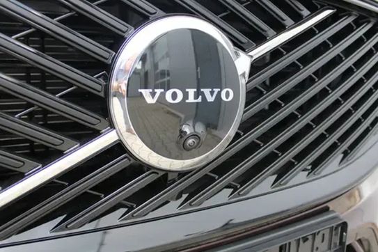 Volvo XC60 T8 Plug-In Hybrid AWD Ultra Dark