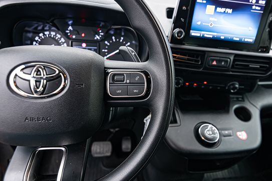 Toyota Proace City Verso Long L2H1 Business 7os AT