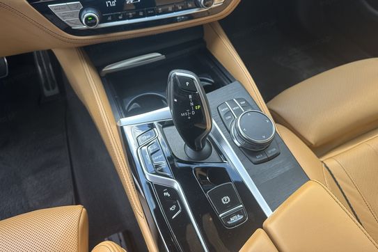 BMW Seria 5 530i xDrive M Sport