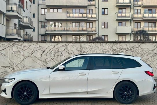 BMW Seria 3 Touring 318d Sport Line