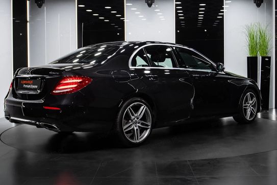 Mercedes E Klasa 220 d 4-Matic AMG