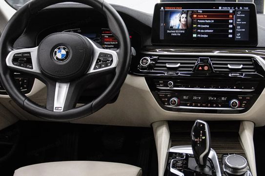 BMW Seria 5 520I Luxury Line