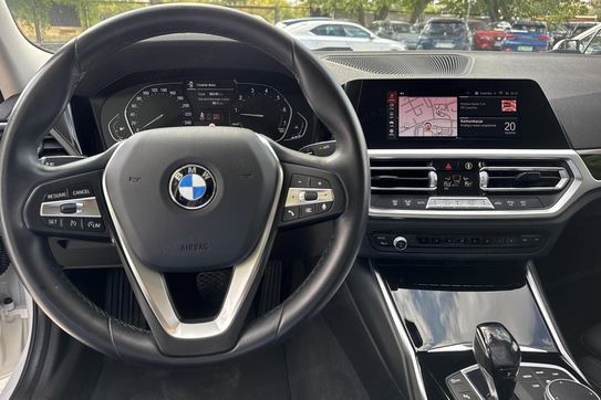 BMW Seria 3 318i