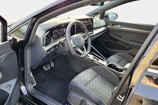 Volkswagen Golf VIII 1.5 eTSI mHEV R-Line DSG