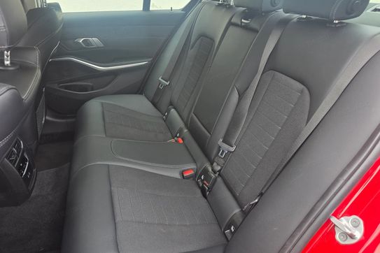 BMW Seria 3 318i aut