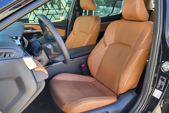 Toyota Camry Hybrid Dynamic Force Executive e-CVT