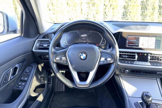 BMW Seria 3 320d xDrive aut