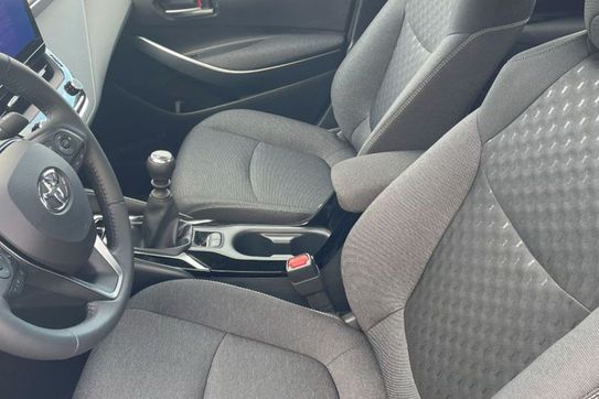 Toyota Corolla Comfort 1.5 benzyna