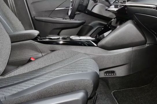 Peugeot 208 Allure e-DCS6  1.2 mHEV