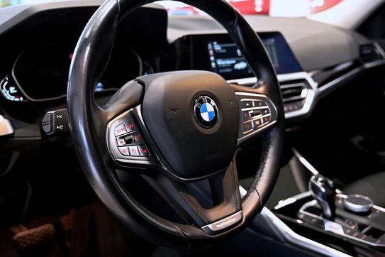 BMW Seria 3 Touring 318d Advantage