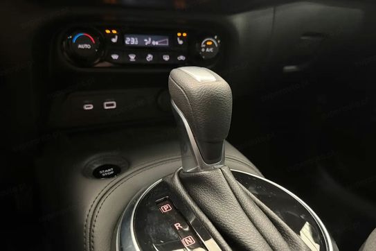 Nissan Juke N-Connecta 1.6 HEV