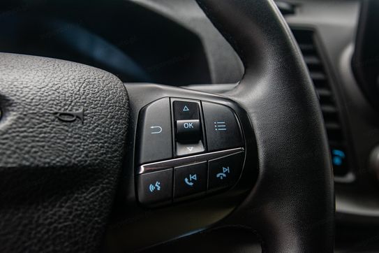 Ford Transit Custom 320 Kombi L2H1 Trend