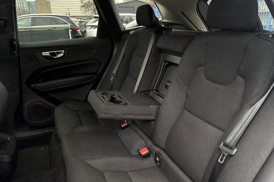 Volvo XC60 B4 D AWD Momentum Pro