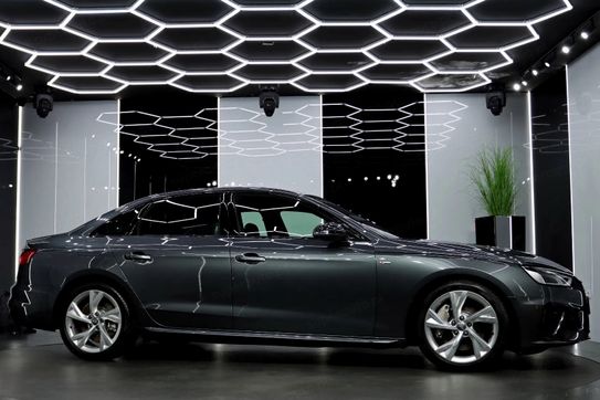 Audi A4 45 TFSI quattro S Line