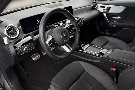 Mercedes Klasa A 220 4-Matic AMG Line 8G-DCT
