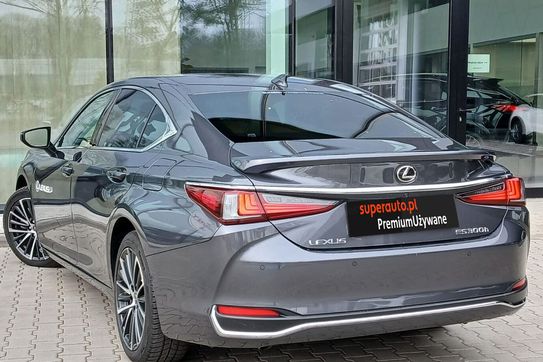 Lexus ES 300h Business Edition