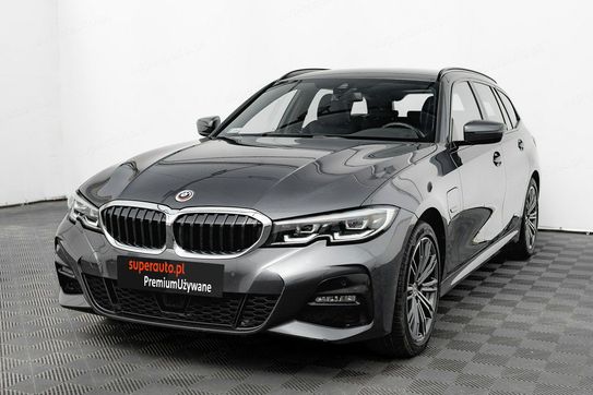 BMW Seria 3 330e xDrive M Sport sport-aut