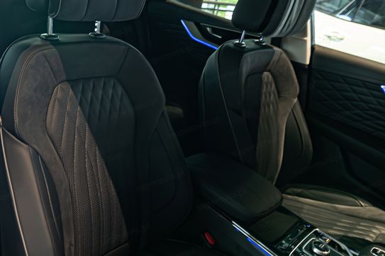 Hongqi HS5 2.0T AWD