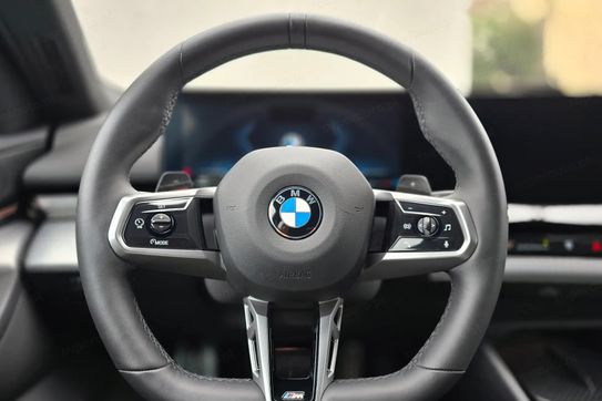 BMW Seria 5 520d xDrive M Sport aut