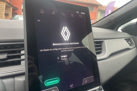 Renault Captur Techno 1.6 E-Tech Hybrid AT