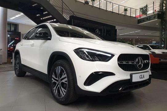 Mercedes GLA 200 Progressive