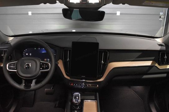 Volvo XC60 B5 B AWD Plus Dark