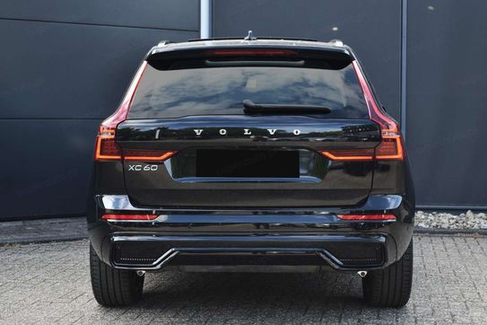 Volvo XC60 T8 Plug-In Hybrid AWD Ultra Dark