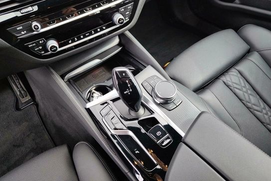 BMW Seria 5 Touring 530i xDrive M Sport