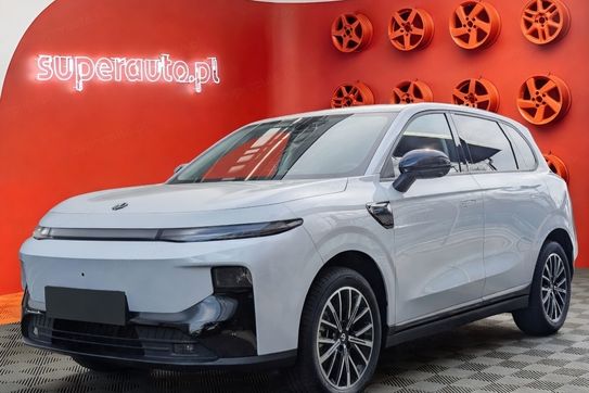 Leapmotor B10 Design Hybrid EV 18,8 kWh