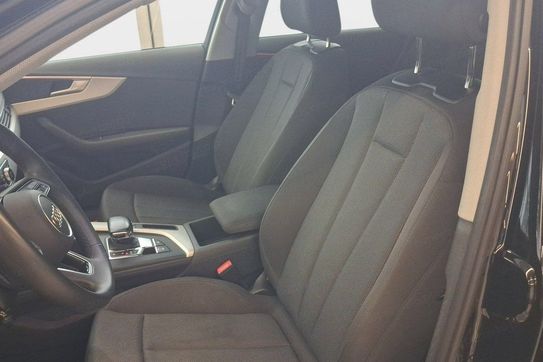 Audi A4 35 TFSI S Line