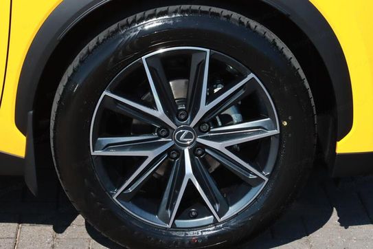 Lexus LBX Emotion 1.5 Hybrid